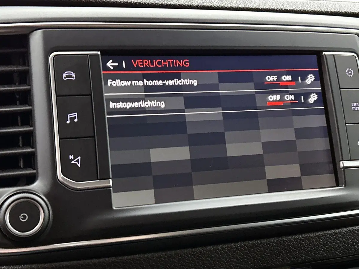 Club M 120pk BlueHDI Automaat | Navigatie | Camera achter | Trekhaak | 3-zitplaatsen | Cruise control | Apple Carplay en Android auto