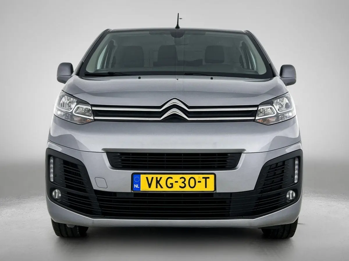 Club M 120pk BlueHDI Automaat | Navigatie | Camera achter | Trekhaak | 3-zitplaatsen | Cruise control | Apple Carplay en Android auto