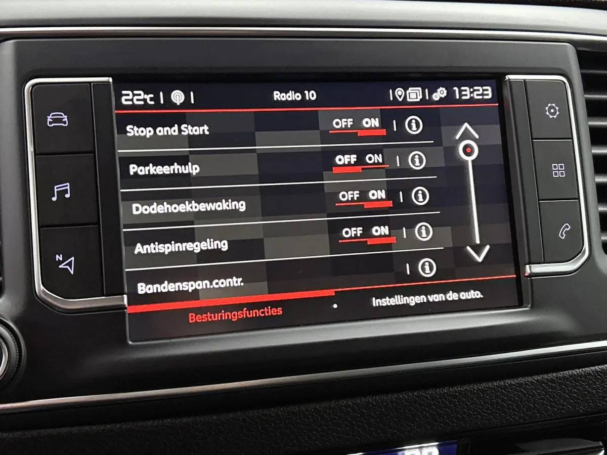 Club M 120pk BlueHDI Automaat | Navigatie | Camera achter | Trekhaak | 3-zitplaatsen | Cruise control | Apple Carplay en Android auto