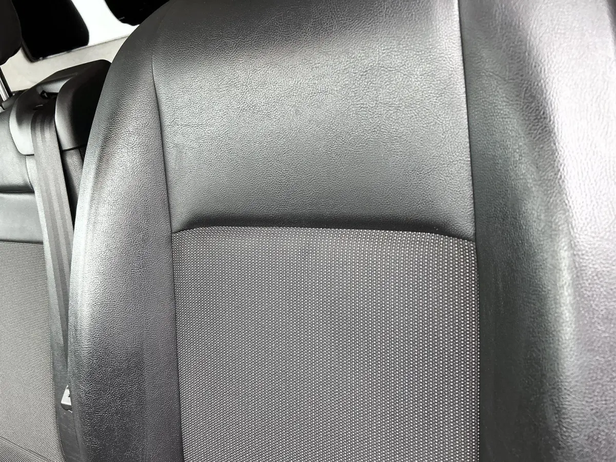 Club M 120pk BlueHDI Automaat | Navigatie | Camera achter | Trekhaak | 3-zitplaatsen | Cruise control | Apple Carplay en Android auto