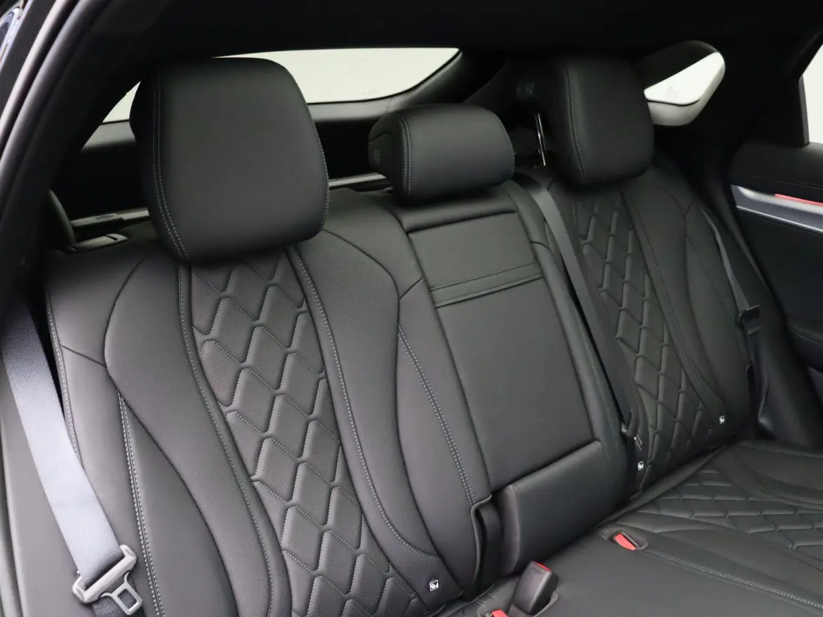 Comfort 82.5 kWh | Rijklaar | 482km WLTP | Panoramadak | Dynaudio | Lederen Bekleding |