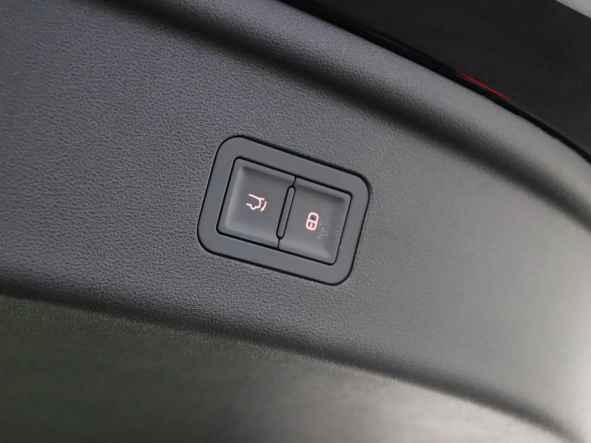 Comfort 82.5 kWh | Rijklaar | 482km WLTP | Panoramadak | Dynaudio | Lederen Bekleding |