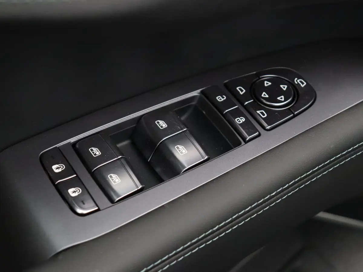 Comfort 82.5 kWh | Rijklaar | 482km WLTP | Panoramadak | Dynaudio | Lederen Bekleding |