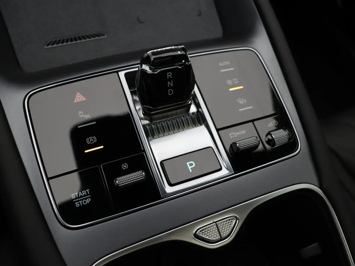 Comfort 82.5 kWh | Rijklaar | 482km WLTP | Panoramadak | Dynaudio | Lederen Bekleding |