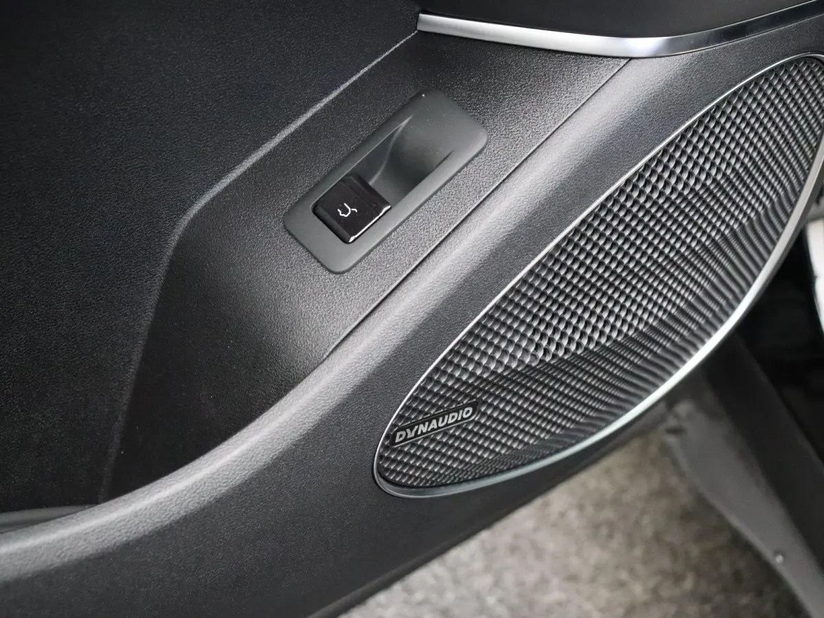 Comfort 82.5 kWh | Rijklaar | 482km WLTP | Panoramadak | Dynaudio | Lederen Bekleding |