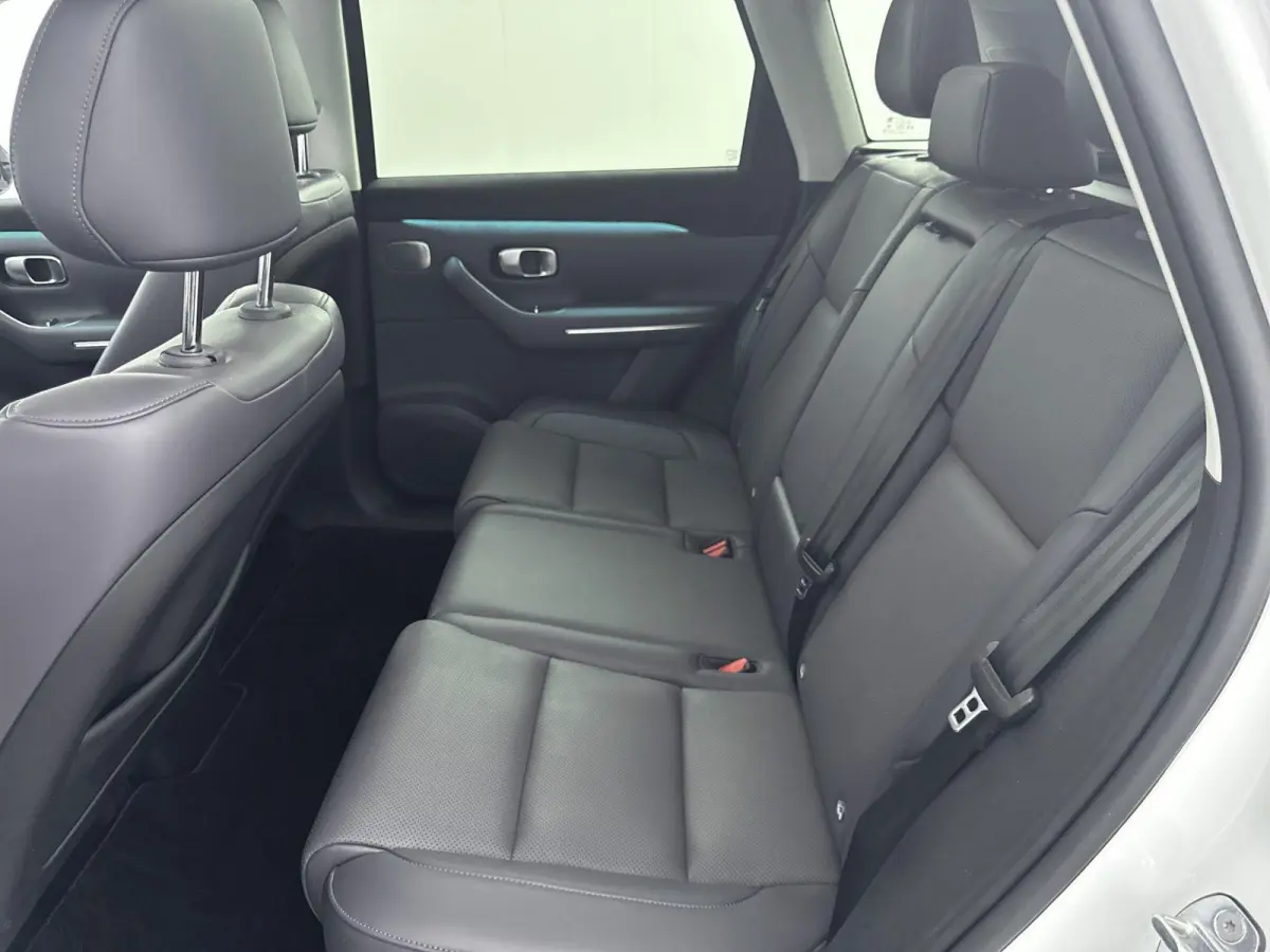 Design 69.9 kWh 218pk | 420km WLTP Actieradius | Navigatie | Panoramadak | 360° Camera | Stoel- en stuurverwarming | Lederen elektrisch verstelbare en geventileerde stoelen | Elektrische ac