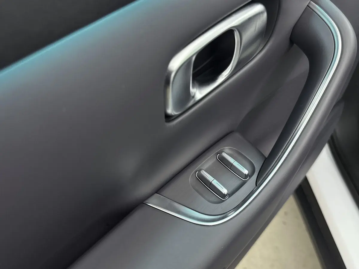 Design 69.9 kWh 218pk | 420km WLTP Actieradius | Navigatie | Panoramadak | 360° Camera | Stoel- en stuurverwarming | Lederen elektrisch verstelbare en geventileerde stoelen | Elektrische ac