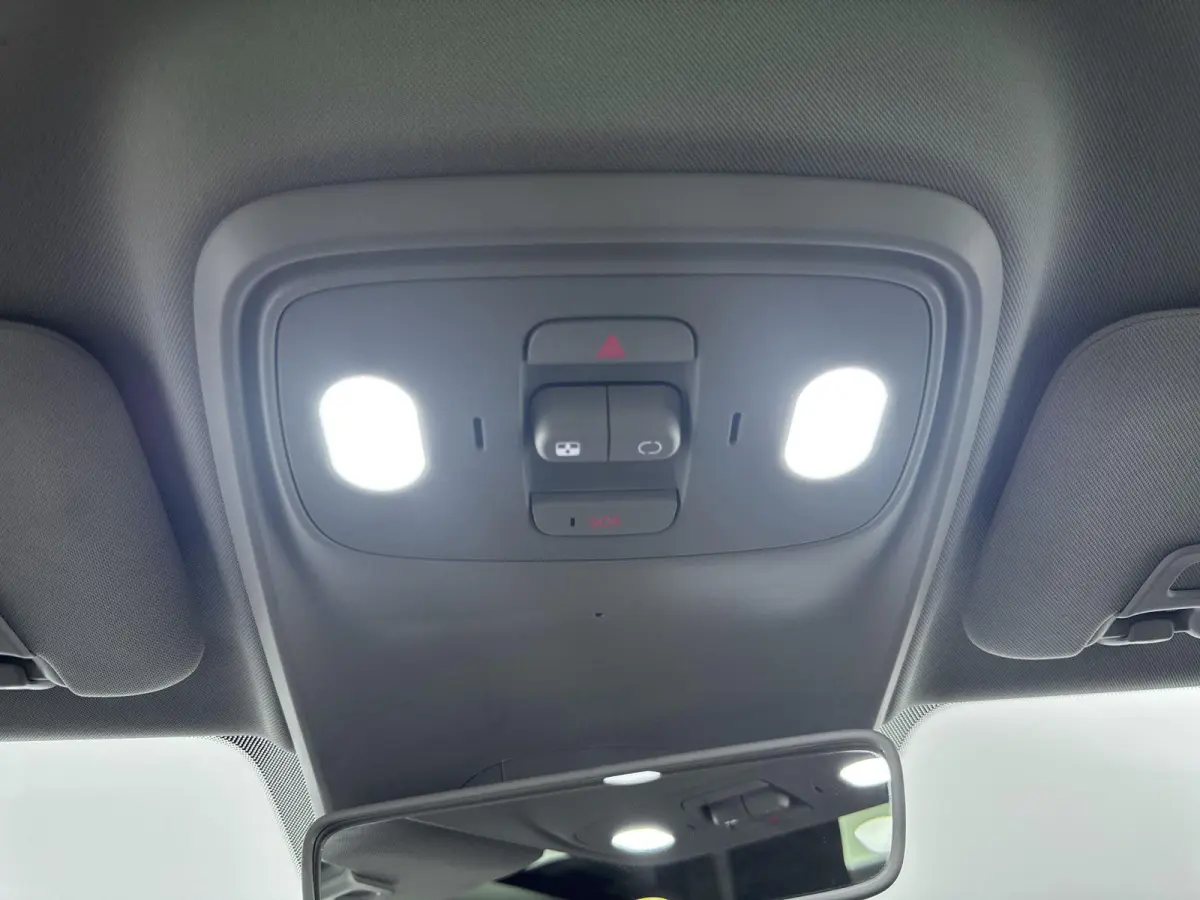 Design 69.9 kWh 218pk | 420km WLTP Actieradius | Navigatie | Panoramadak | 360° Camera | Stoel- en stuurverwarming | Lederen elektrisch verstelbare en geventileerde stoelen | Elektrische ac