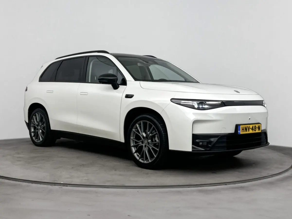 Design 69.9 kWh 218pk | 420km WLTP Actieradius | Navigatie | Panoramadak | 360° Camera | Stoel- en stuurverwarming | Lederen elektrisch verstelbare en geventileerde stoelen | Elektrische ac
