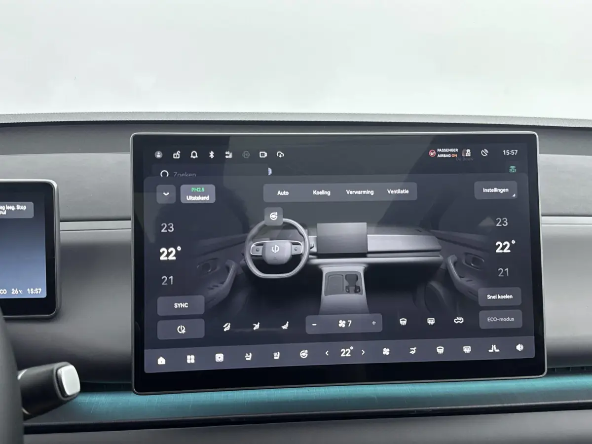 Design 69.9 kWh 218pk | 420km WLTP Actieradius | Navigatie | Panoramadak | 360° Camera | Stoel- en stuurverwarming | Lederen elektrisch verstelbare en geventileerde stoelen | Elektrische ac
