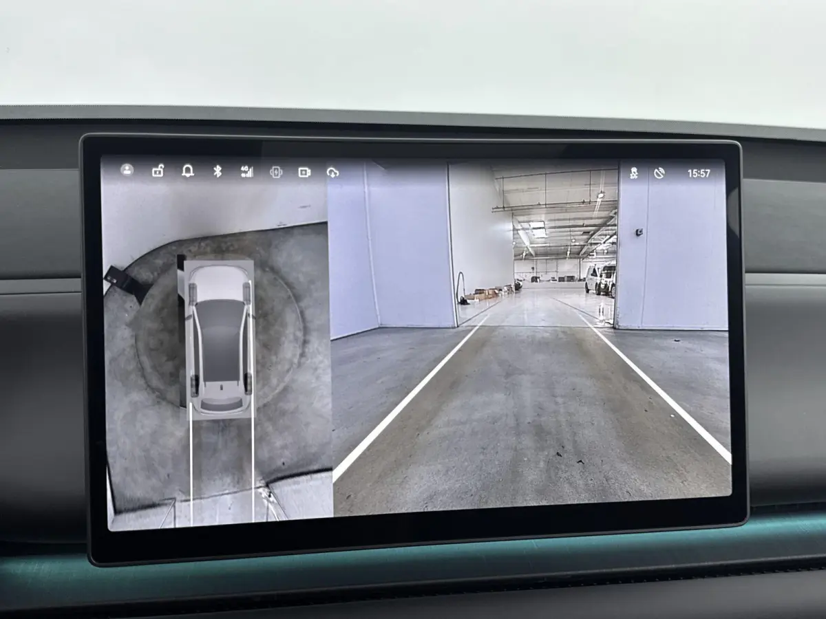 Design 69.9 kWh 218pk | 420km WLTP Actieradius | Navigatie | Panoramadak | 360° Camera | Stoel- en stuurverwarming | Lederen elektrisch verstelbare en geventileerde stoelen | Elektrische ac