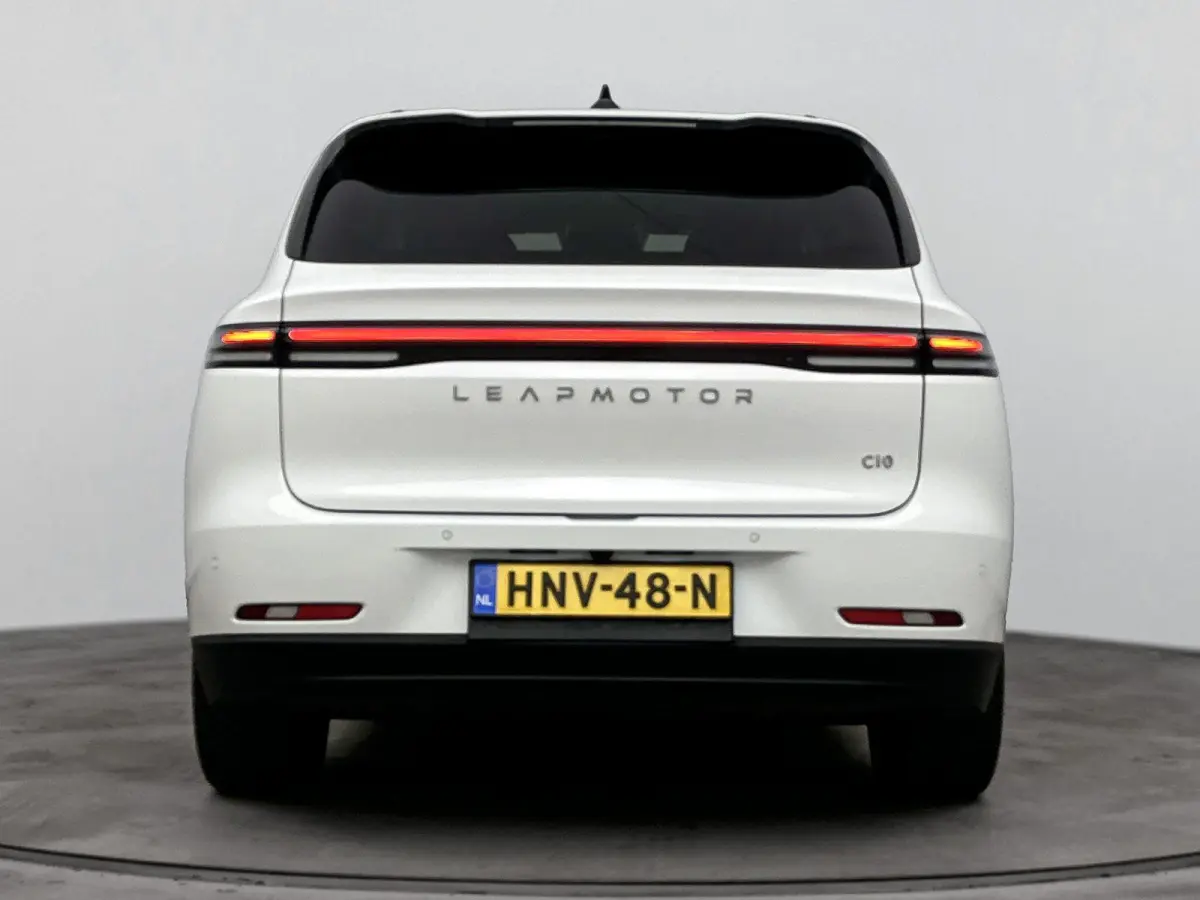 Design 69.9 kWh 218pk | 420km WLTP Actieradius | Navigatie | Panoramadak | 360° Camera | Stoel- en stuurverwarming | Lederen elektrisch verstelbare en geventileerde stoelen | Elektrische ac
