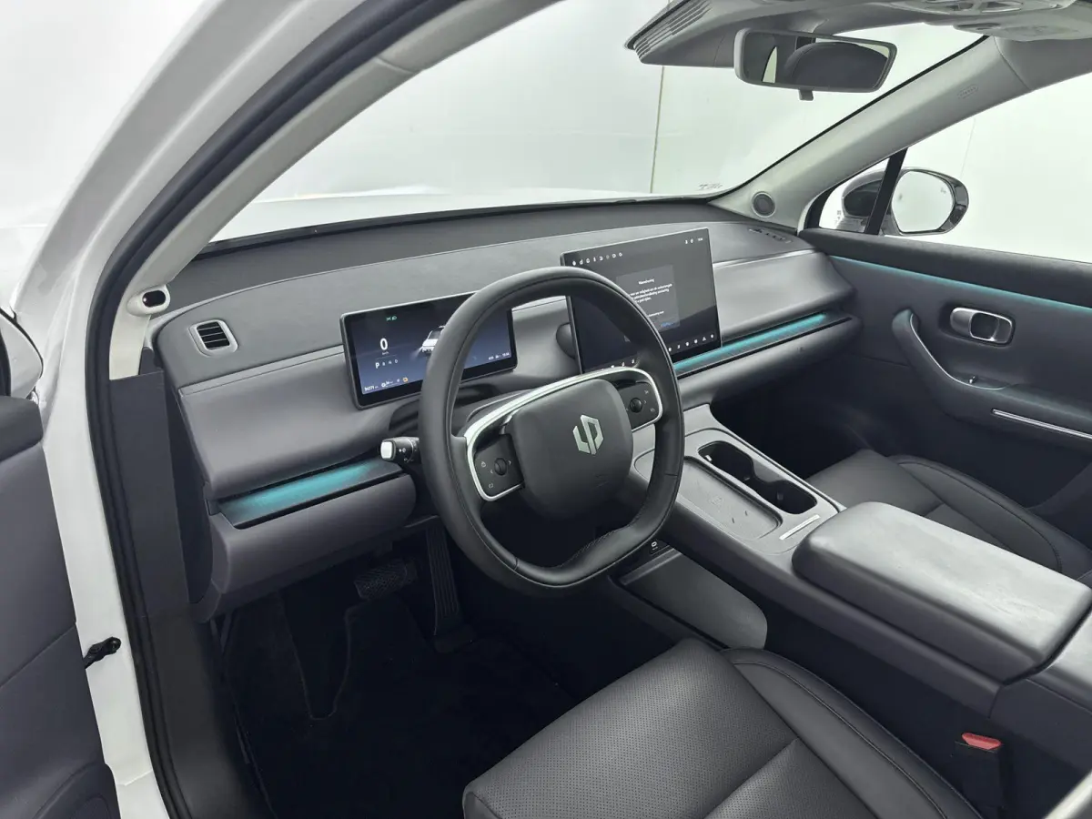 Design 69.9 kWh 218pk | 420km WLTP Actieradius | Navigatie | Panoramadak | 360° Camera | Stoel- en stuurverwarming | Lederen elektrisch verstelbare en geventileerde stoelen | Elektrische ac