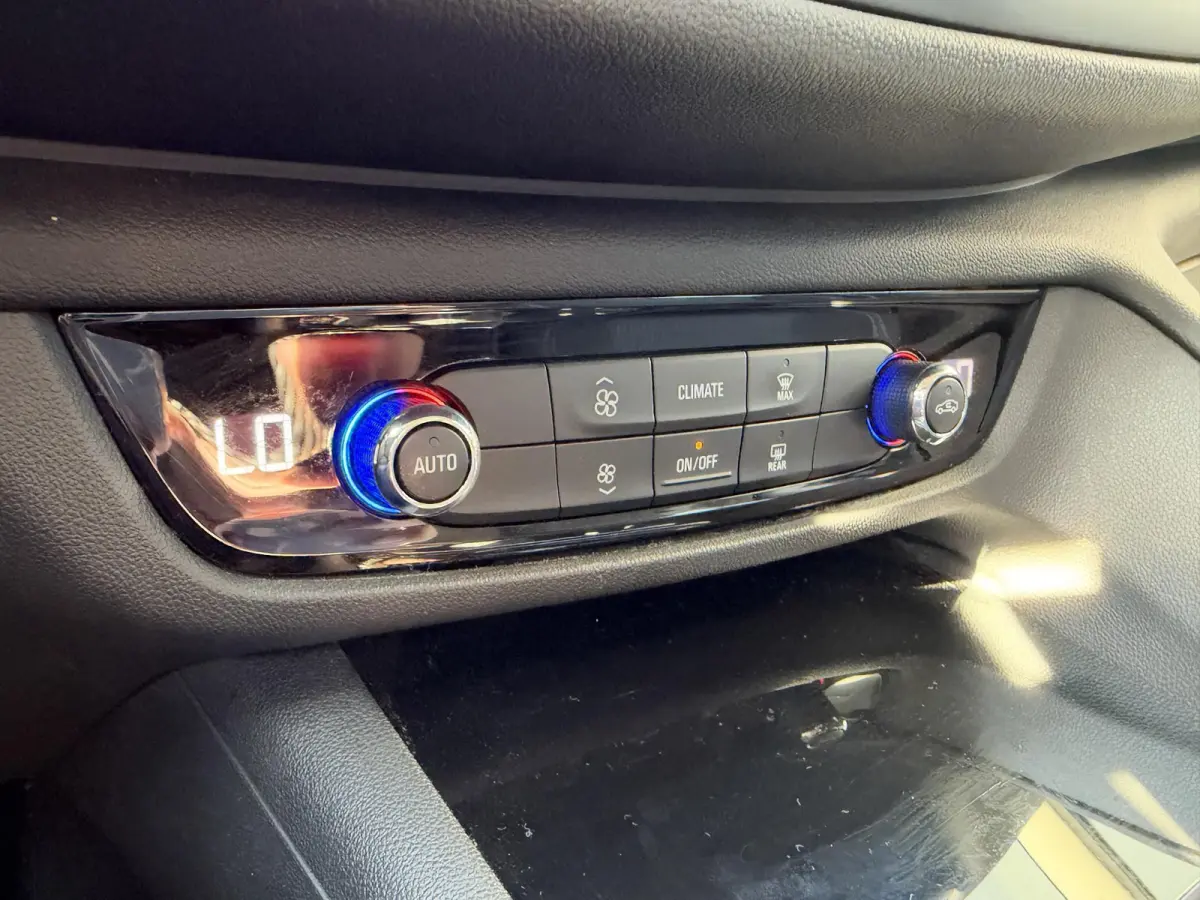 1.5 Turbo Business Executive | Cruise Control | Achteruitrijcamera | Trekhaak | Climate Control | Apple CarPlay/Android Auto |