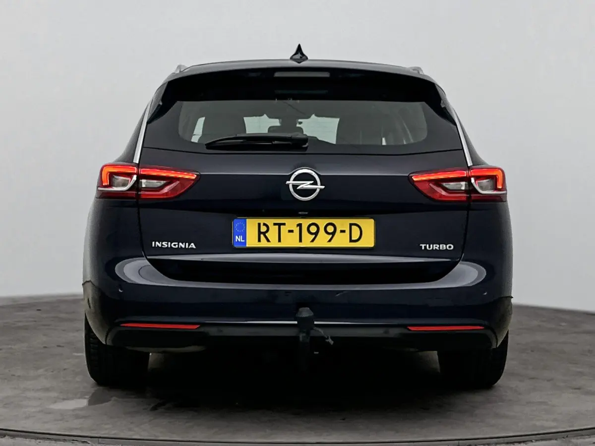 1.5 Turbo Business Executive | Cruise Control | Achteruitrijcamera | Trekhaak | Climate Control | Apple CarPlay/Android Auto |