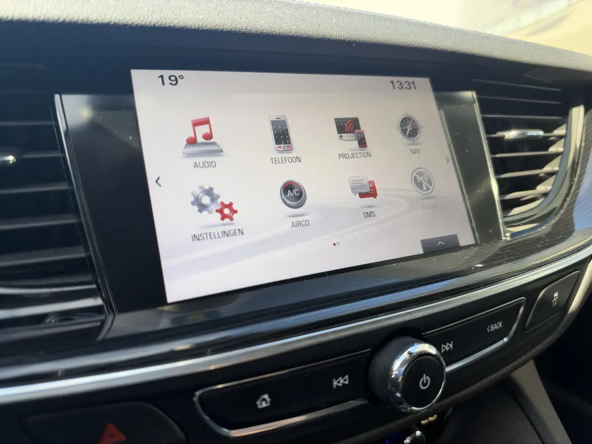 1.5 Turbo Business Executive | Cruise Control | Achteruitrijcamera | Trekhaak | Climate Control | Apple CarPlay/Android Auto |