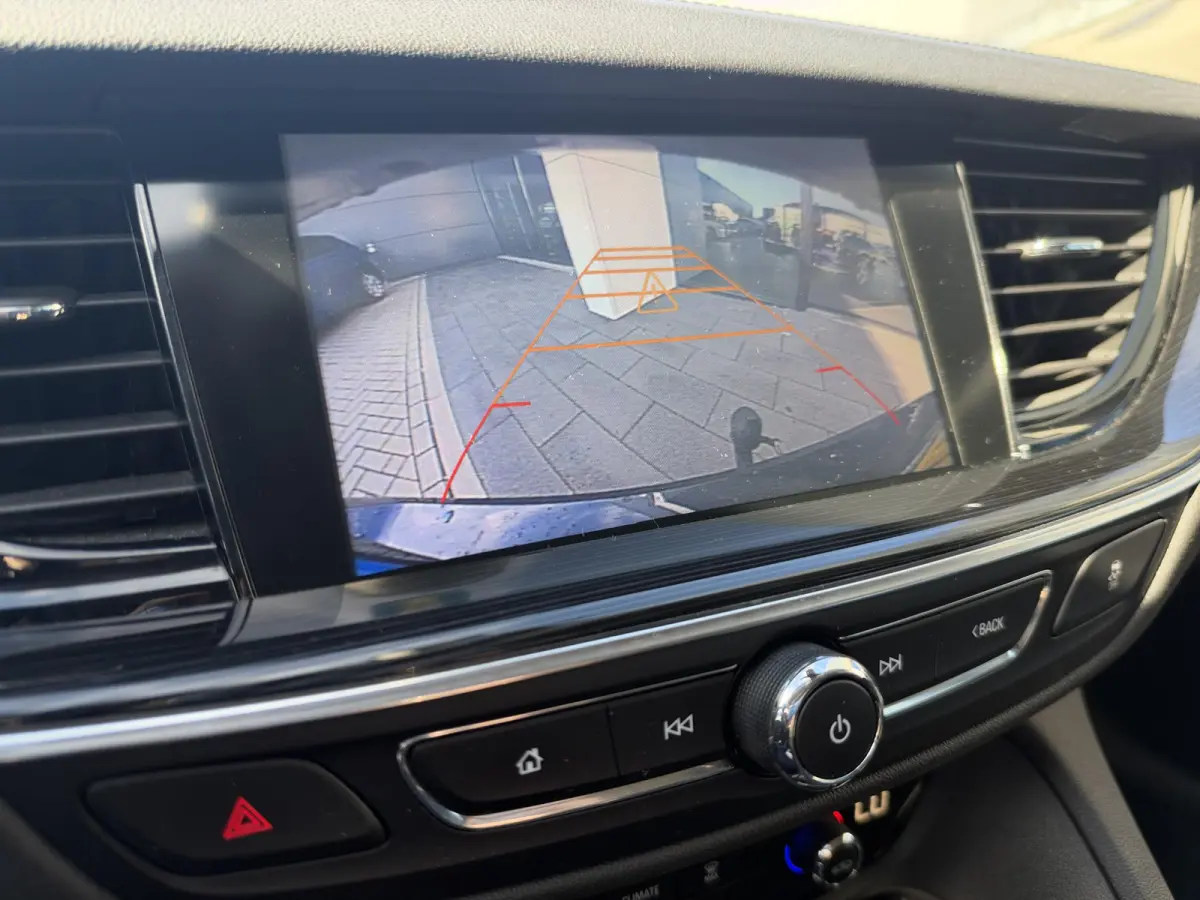 1.5 Turbo Business Executive | Cruise Control | Achteruitrijcamera | Trekhaak | Climate Control | Apple CarPlay/Android Auto |