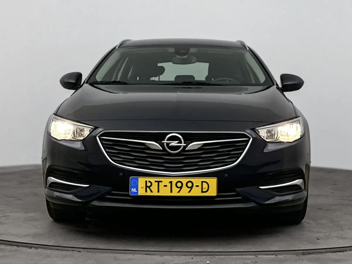 1.5 Turbo Business Executive | Cruise Control | Achteruitrijcamera | Trekhaak | Climate Control | Apple CarPlay/Android Auto |