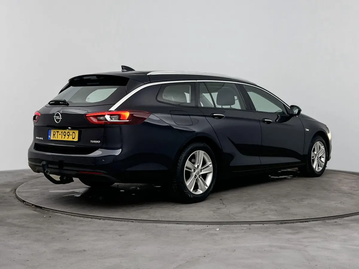 1.5 Turbo Business Executive | Cruise Control | Achteruitrijcamera | Trekhaak | Climate Control | Apple CarPlay/Android Auto |