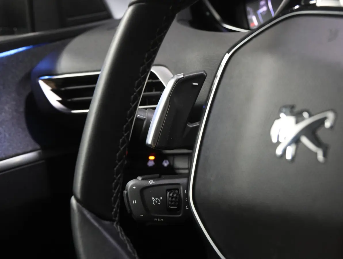 1.2 130PK Allure Pack Business | 1ste eigenaar | AUTOMAAT | Navigatie | Dodehoekdetectie | Camera | LMV | Adaptief Cruise Control | AppleCarPlay/AndroidAuto | Climate Control | Virt.Cockpit 