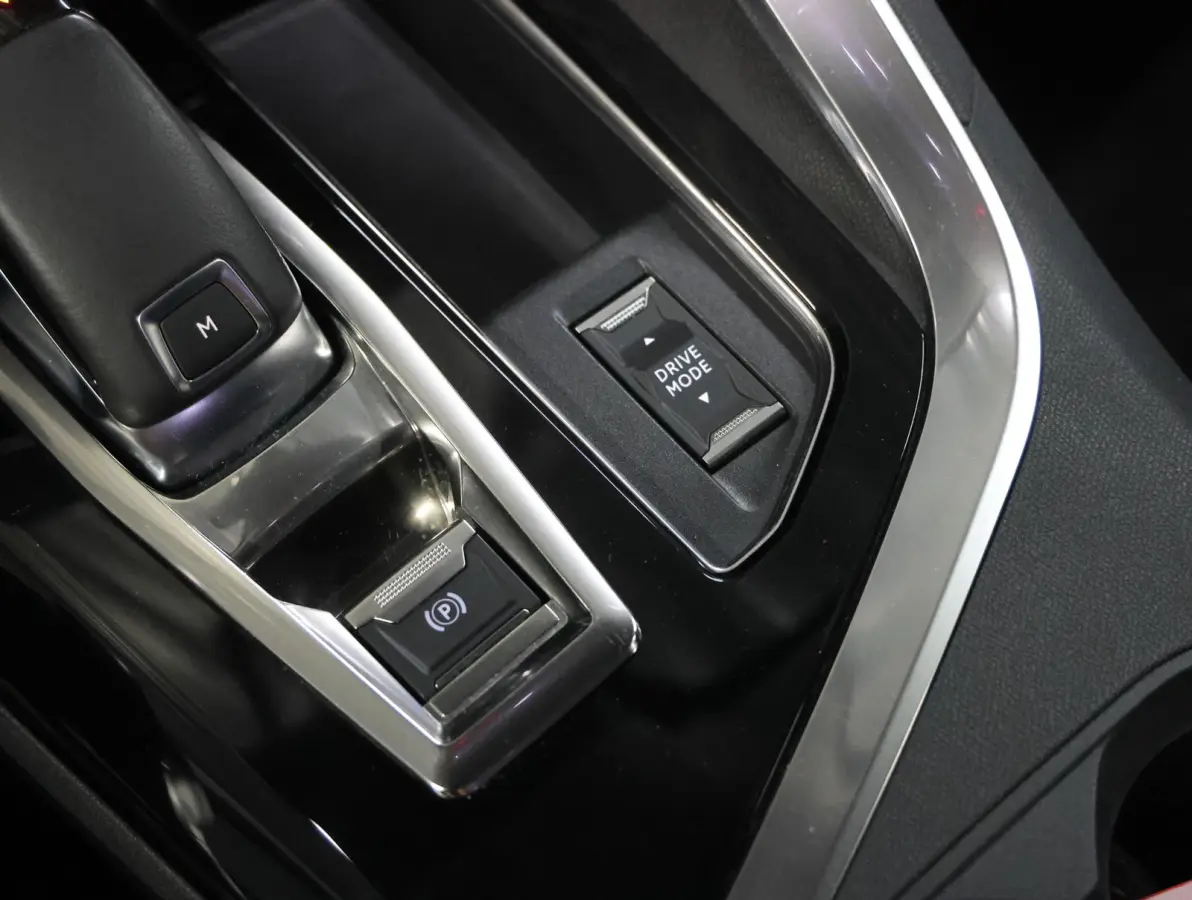 1.2 130PK Allure Pack Business | 1ste eigenaar | AUTOMAAT | Navigatie | Dodehoekdetectie | Camera | LMV | Adaptief Cruise Control | AppleCarPlay/AndroidAuto | Climate Control | Virt.Cockpit 