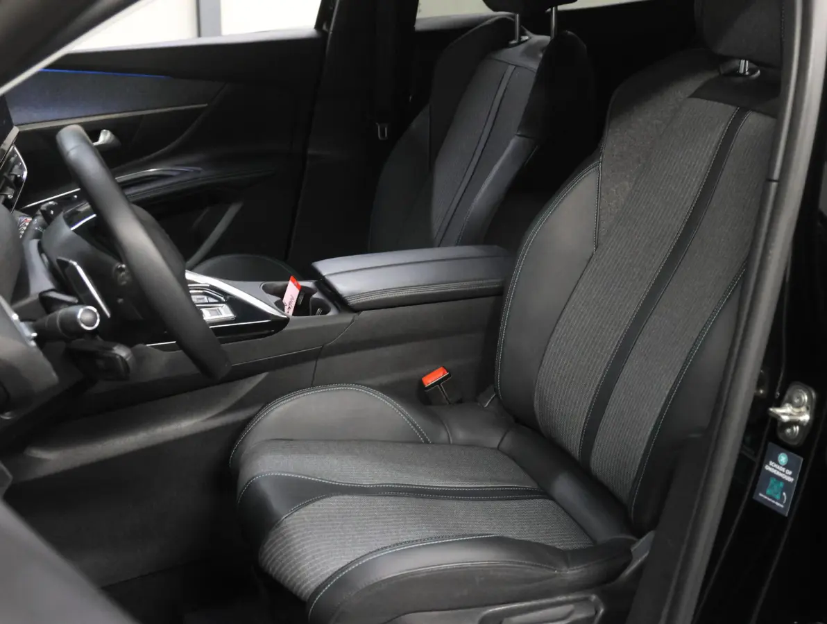 1.2 130PK Allure Pack Business | 1ste eigenaar | AUTOMAAT | Navigatie | Dodehoekdetectie | Camera | LMV | Adaptief Cruise Control | AppleCarPlay/AndroidAuto | Climate Control | Virt.Cockpit 