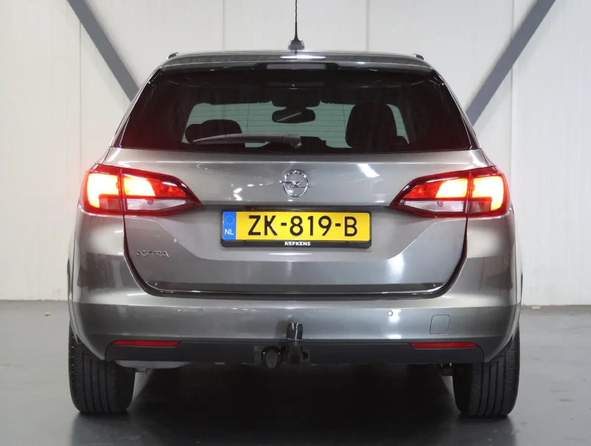 ST 105PK 120 Jaar Edition | 1ste eigenaar | Camera | Trekhaak | AppleCarPlay/Android | Armsteun | AGR stoelen | Navigatie | Climate Control | Cruise Control | Isofix | Privacy Glass | Parkee