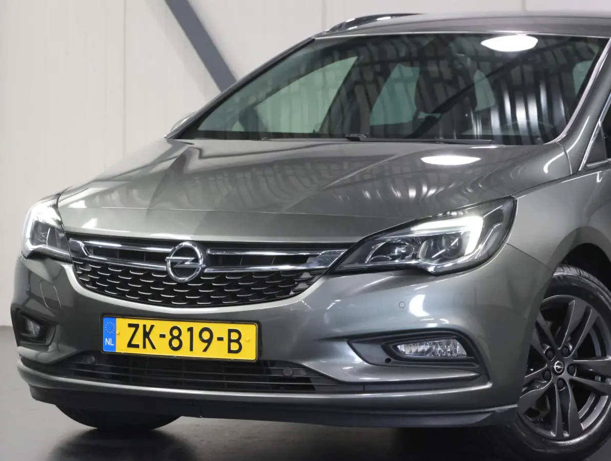 ST 105PK 120 Jaar Edition | 1ste eigenaar | Camera | Trekhaak | AppleCarPlay/Android | Armsteun | AGR stoelen | Navigatie | Climate Control | Cruise Control | Isofix | Privacy Glass | Parkee