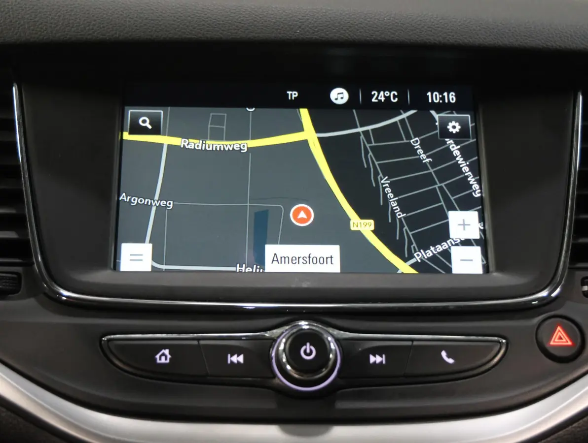 ST 105PK 120 Jaar Edition | 1ste eigenaar | Camera | Trekhaak | AppleCarPlay/Android | Armsteun | AGR stoelen | Navigatie | Climate Control | Cruise Control | Isofix | Privacy Glass | Parkee