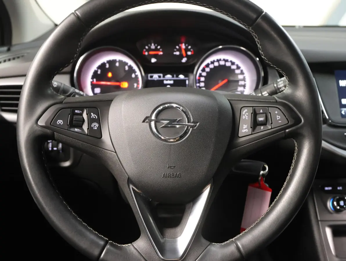 ST 105PK 120 Jaar Edition | 1ste eigenaar | Camera | Trekhaak | AppleCarPlay/Android | Armsteun | AGR stoelen | Navigatie | Climate Control | Cruise Control | Isofix | Privacy Glass | Parkee