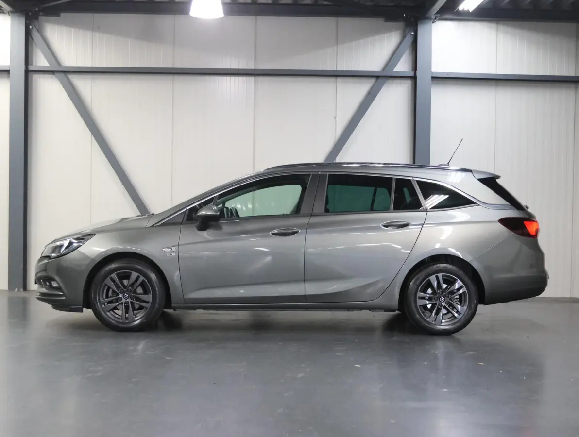 ST 105PK 120 Jaar Edition | 1ste eigenaar | Camera | Trekhaak | AppleCarPlay/Android | Armsteun | AGR stoelen | Navigatie | Climate Control | Cruise Control | Isofix | Privacy Glass | Parkee