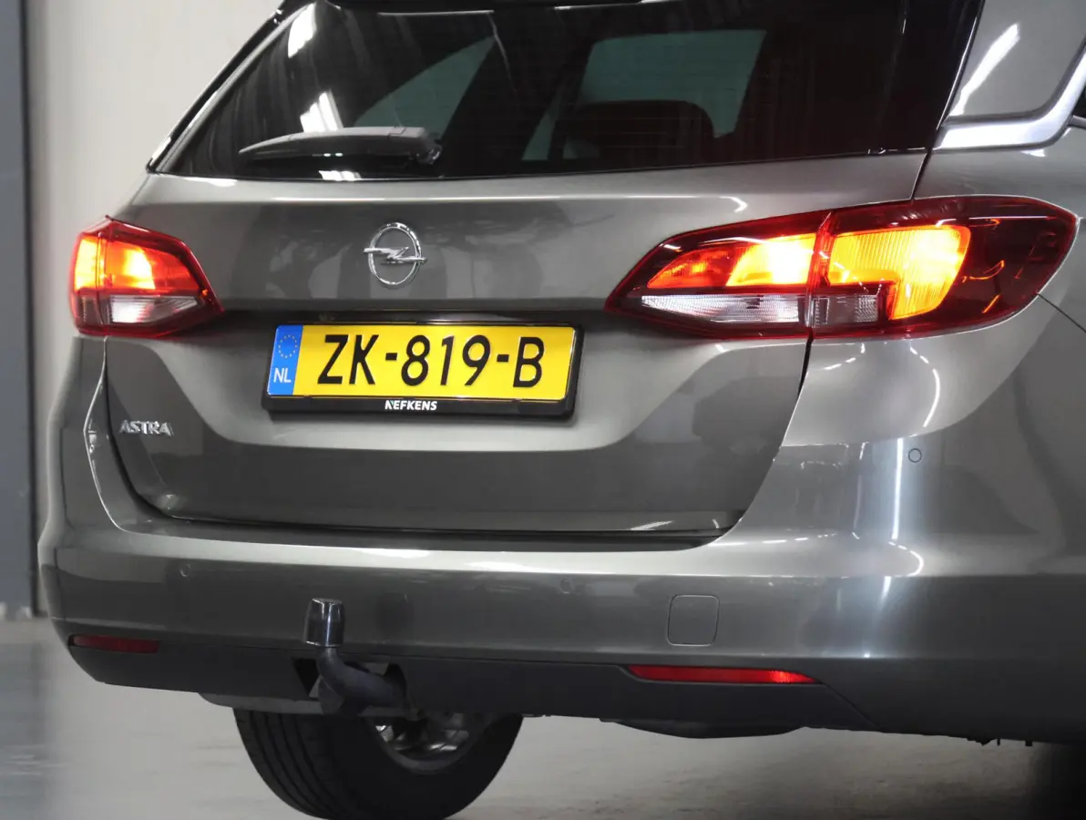 ST 105PK 120 Jaar Edition | 1ste eigenaar | Camera | Trekhaak | AppleCarPlay/Android | Armsteun | AGR stoelen | Navigatie | Climate Control | Cruise Control | Isofix | Privacy Glass | Parkee