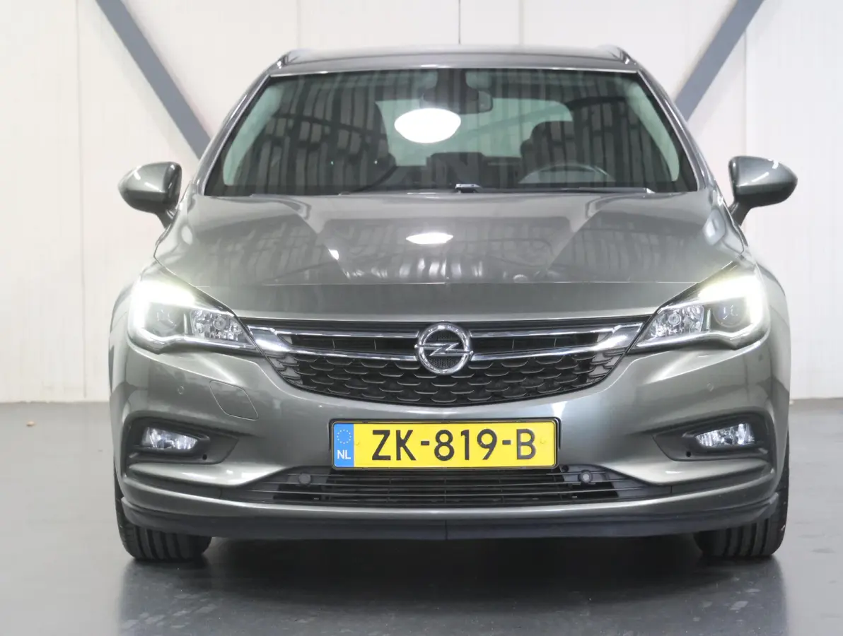 ST 105PK 120 Jaar Edition | 1ste eigenaar | Camera | Trekhaak | AppleCarPlay/Android | Armsteun | AGR stoelen | Navigatie | Climate Control | Cruise Control | Isofix | Privacy Glass | Parkee