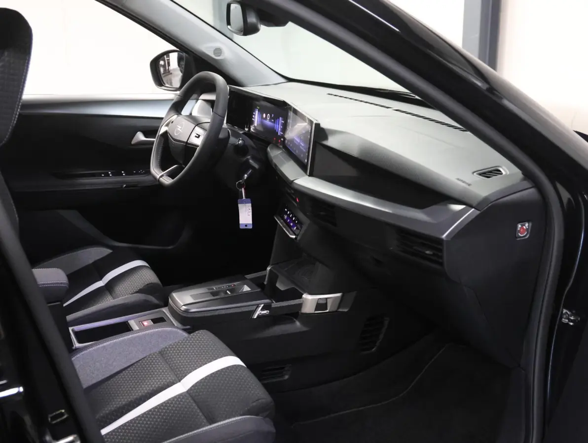 GS 44 kWh 113PK | 1ste eigenaar | ACCU 95% | AppleCarPlay/AndroidAuto | Armsteun | Navigatie | Cruise Control | Climate Control | FULL LED | Camera | Isofix | Privacy Glass | DAB Radio |