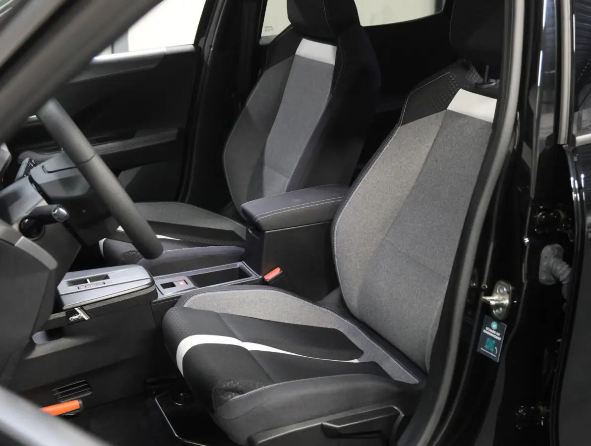 GS 44 kWh 113PK | 1ste eigenaar | ACCU 95% | AppleCarPlay/AndroidAuto | Armsteun | Navigatie | Cruise Control | Climate Control | FULL LED | Camera | Isofix | Privacy Glass | DAB Radio |
