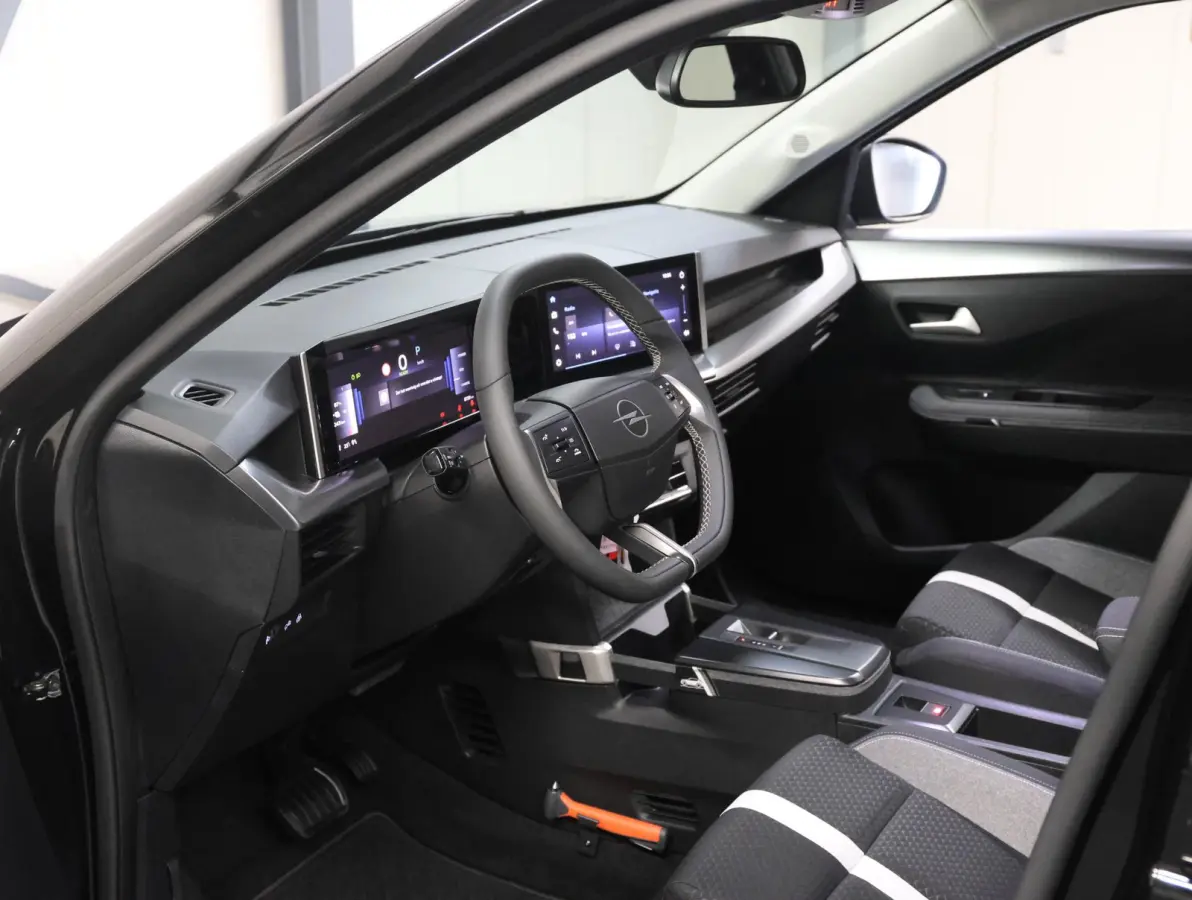 GS 44 kWh 113PK | 1ste eigenaar | ACCU 95% | AppleCarPlay/AndroidAuto | Armsteun | Navigatie | Cruise Control | Climate Control | FULL LED | Camera | Isofix | Privacy Glass | DAB Radio |