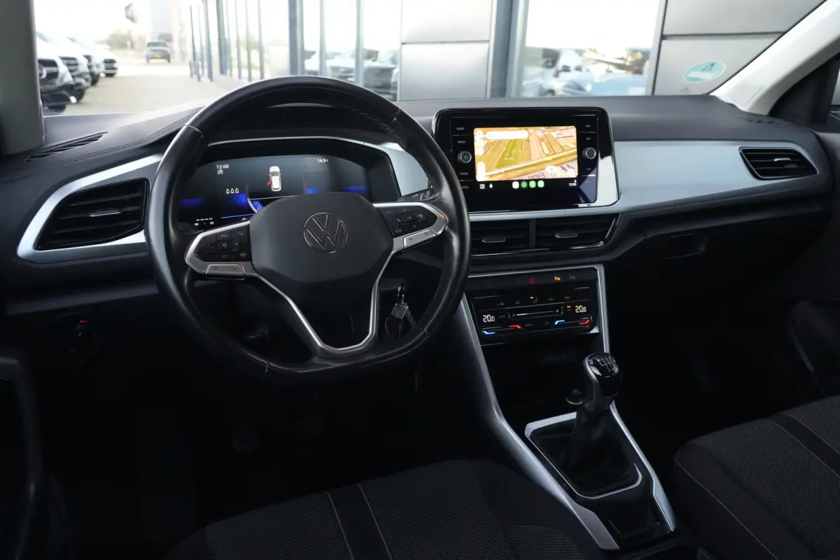 1.0 TSI Life | 110 PK | Apple Carplay | ACC | Parkeersensoren | Volkswagen T-Roc 1.0 TSI Life 110 PK met een 1.0-liter driecilinder benzinemotor, infotainmentsysteem met smartphoneconnectivi