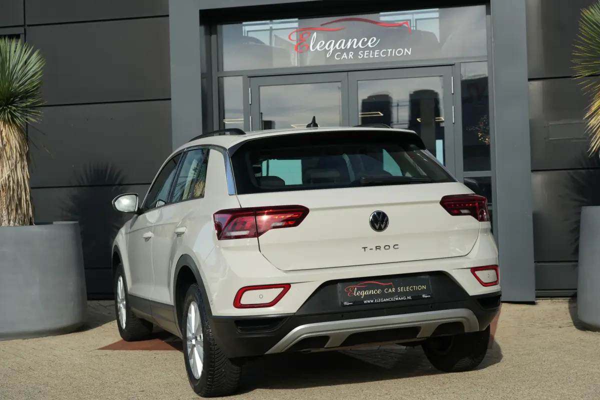 1.0 TSI Life | 110 PK | Apple Carplay | ACC | Parkeersensoren | Volkswagen T-Roc 1.0 TSI Life 110 PK met een 1.0-liter driecilinder benzinemotor, infotainmentsysteem met smartphoneconnectivi