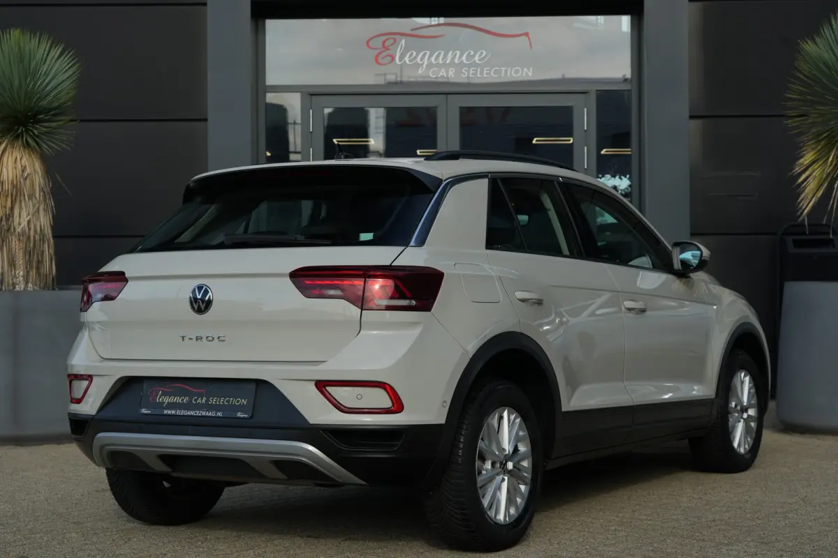 1.0 TSI Life | 110 PK | Apple Carplay | ACC | Parkeersensoren | Volkswagen T-Roc 1.0 TSI Life 110 PK met een 1.0-liter driecilinder benzinemotor, infotainmentsysteem met smartphoneconnectivi
