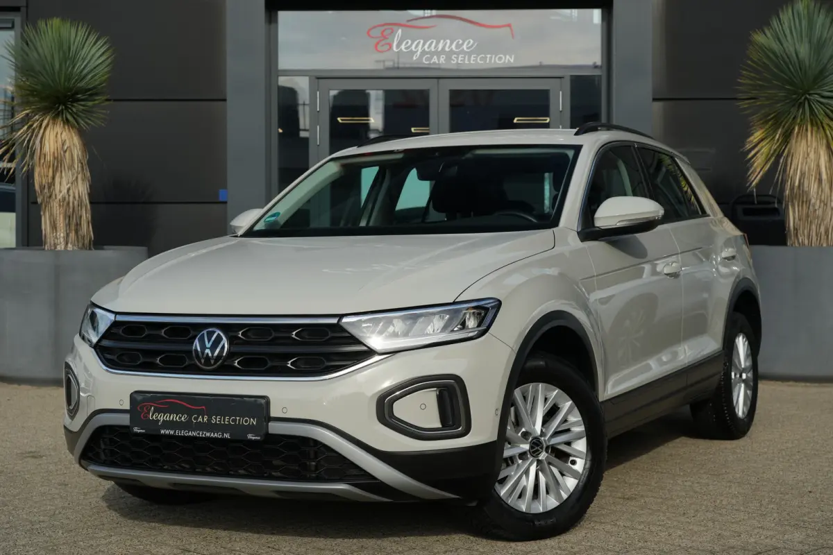 1.0 TSI Life | 110 PK | Apple Carplay | ACC | Parkeersensoren | Volkswagen T-Roc 1.0 TSI Life 110 PK met een 1.0-liter driecilinder benzinemotor, infotainmentsysteem met smartphoneconnectivi