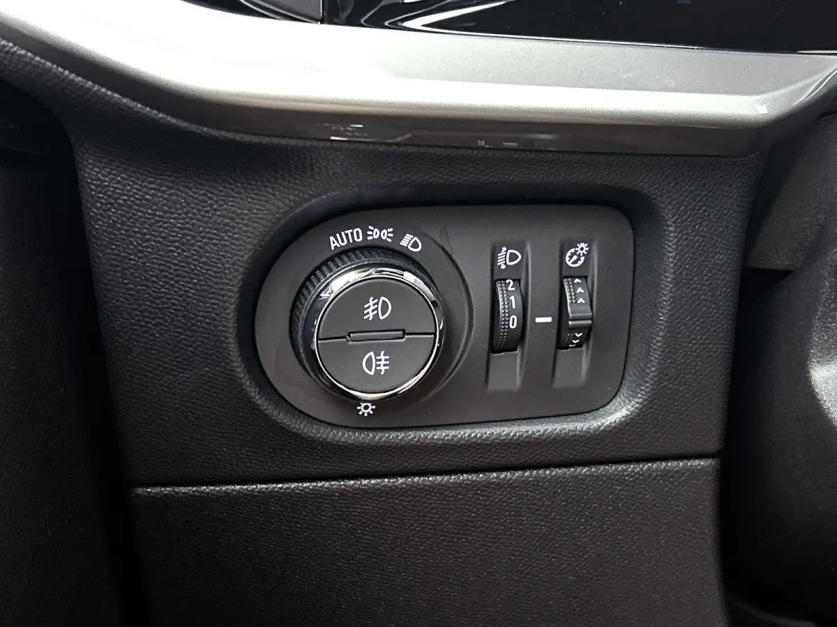 1.2 130pk Ultimate Automaat | Navigatie | Climate Control | Adaptieve Cruise Control | Achteruitrijcamera | Stoelmassage | LED Koplampen | Keyless Entry/Start | Verwarmbare Voorstoelen/Stuur