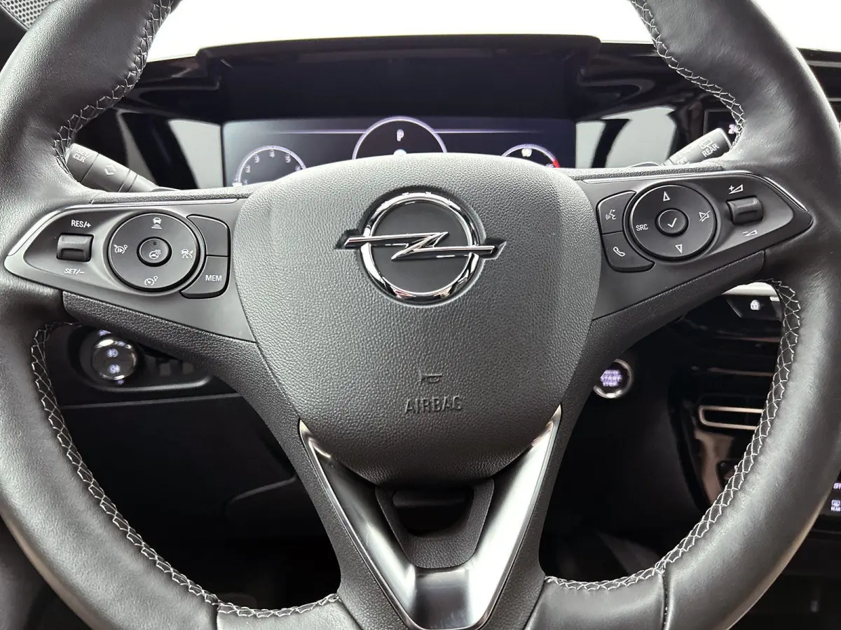1.2 130pk Ultimate Automaat | Navigatie | Climate Control | Adaptieve Cruise Control | Achteruitrijcamera | Stoelmassage | LED Koplampen | Keyless Entry/Start | Verwarmbare Voorstoelen/Stuur