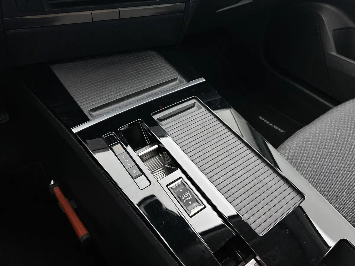 180pk Hybrid Edition ACCU 97% | 1ste eigenaar | Stuur/stoelverwarming | Camera | LED lampen | Navigatie | AUTOMAAT