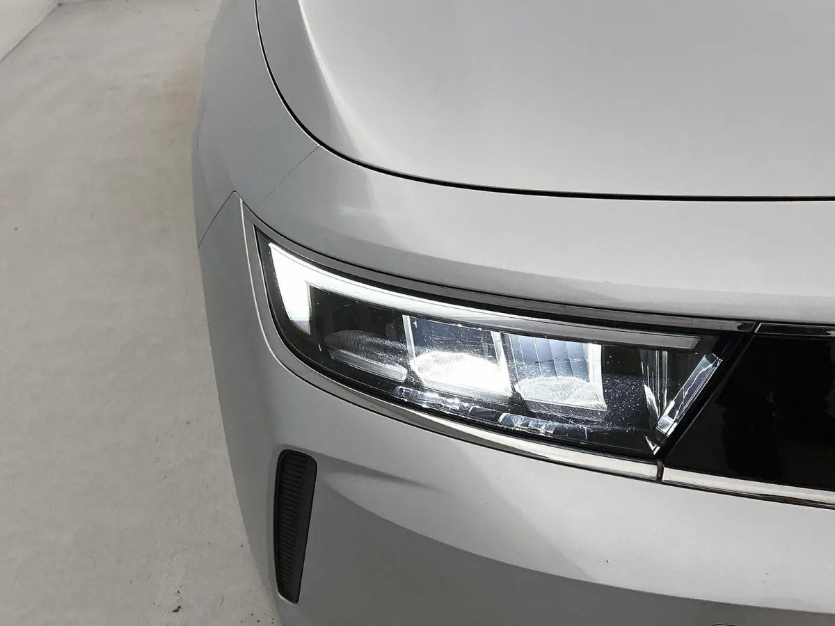 180pk Hybrid Edition ACCU 97% | 1ste eigenaar | Stuur/stoelverwarming | Camera | LED lampen | Navigatie | AUTOMAAT