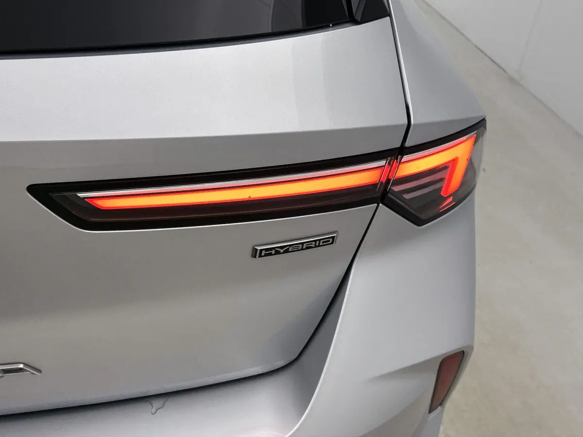 180pk Hybrid Edition ACCU 97% | 1ste eigenaar | Stuur/stoelverwarming | Camera | LED lampen | Navigatie | AUTOMAAT