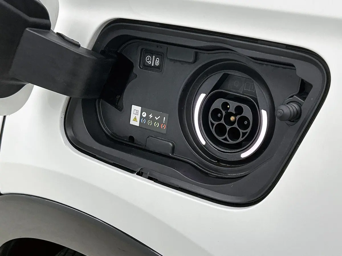 225pk Plug-In Hybrid GS Line Accu 93% | 1ste eigenaar | Stuur/voorruit/stoelverwarming | Camera | 18"LMV | AGR stoelen | AUTOMAAT