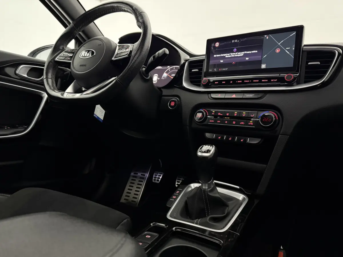 1.0 T-GDi GT-Line | Pano | Virtual | Camera | Carplay | Clima | Winterpack | NAP