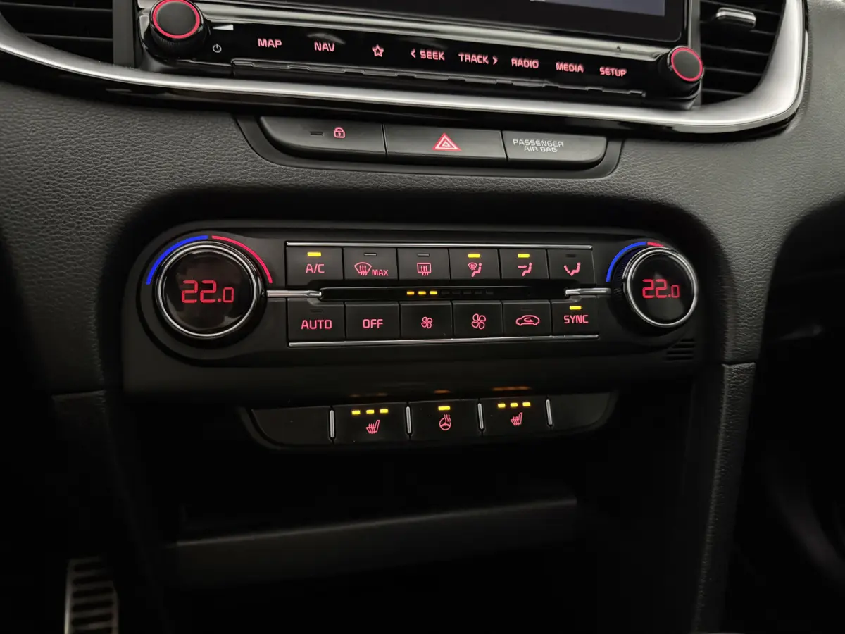1.0 T-GDi GT-Line | Pano | Virtual | Camera | Carplay | Clima | Winterpack | NAP
