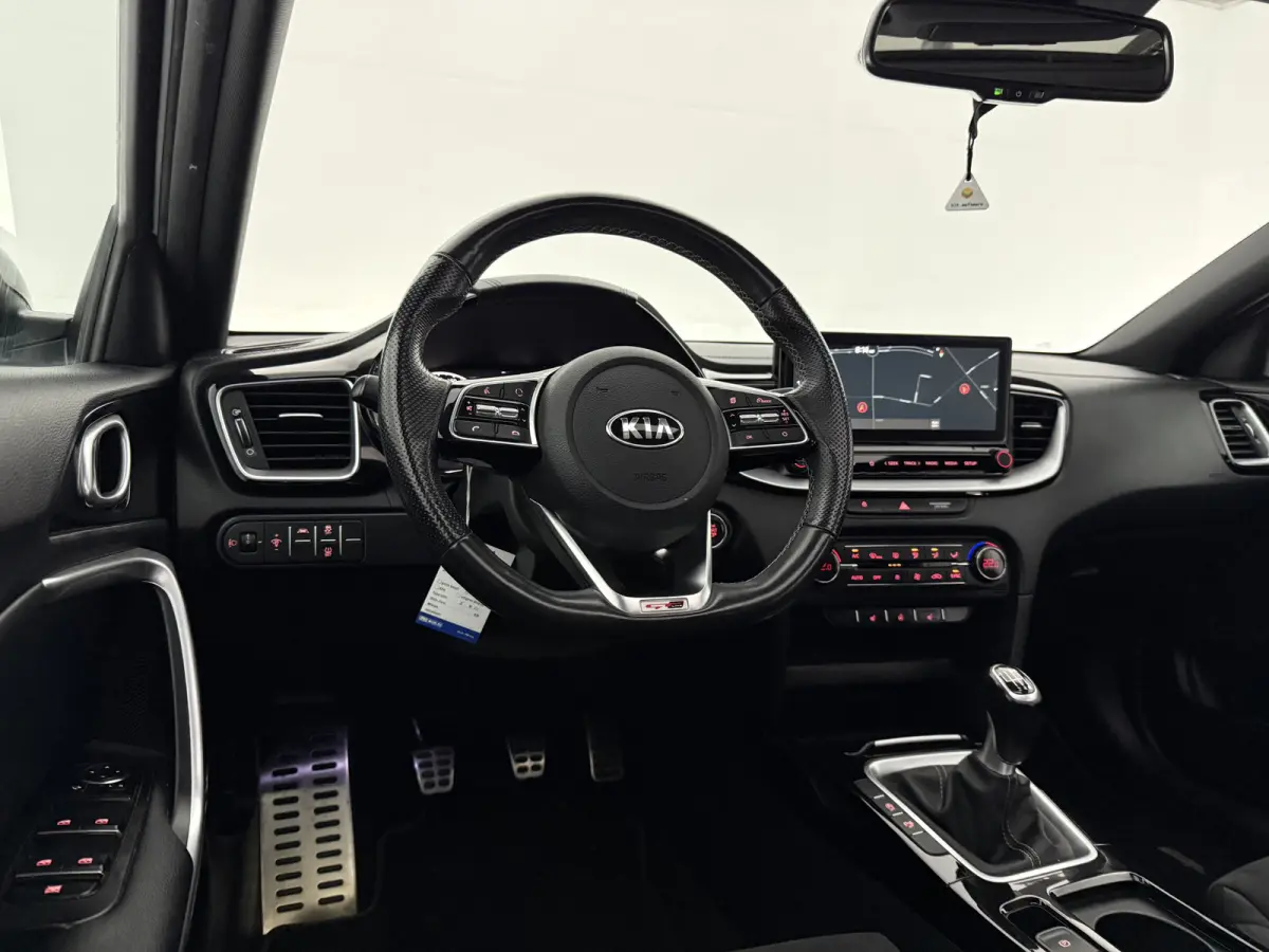 1.0 T-GDi GT-Line | Pano | Virtual | Camera | Carplay | Clima | Winterpack | NAP