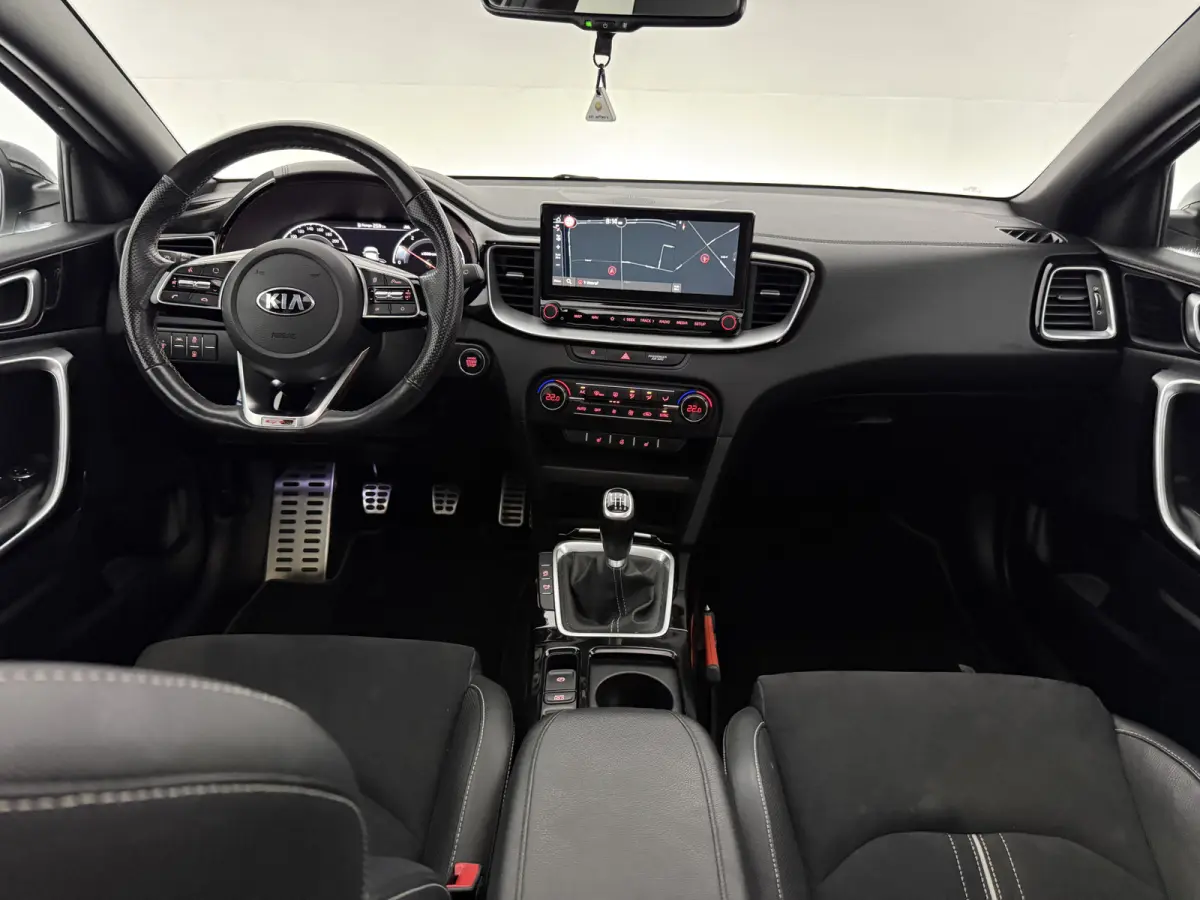 1.0 T-GDi GT-Line | Pano | Virtual | Camera | Carplay | Clima | Winterpack | NAP